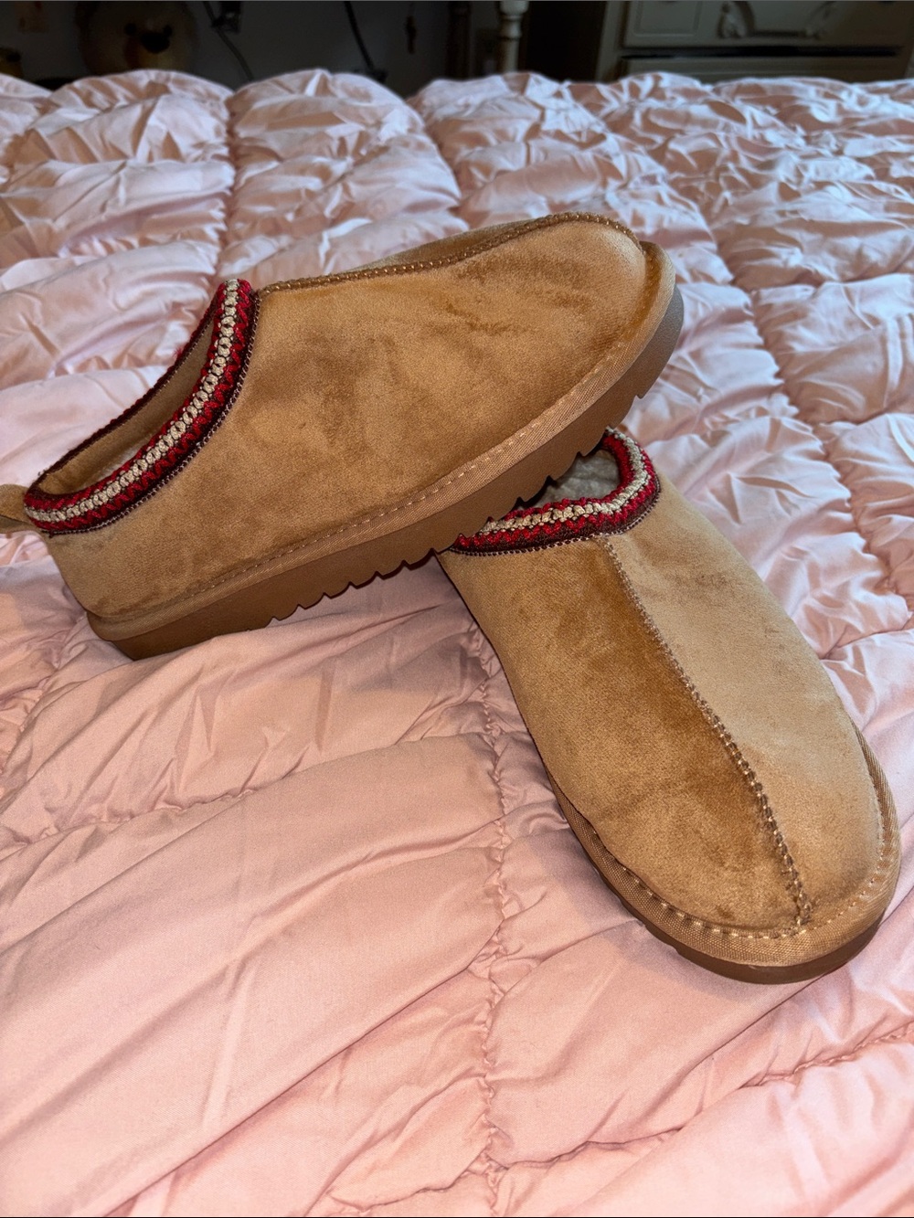 Women’s Suede Slip-On Mule in Tan with Red Trim Size 9 Shoes